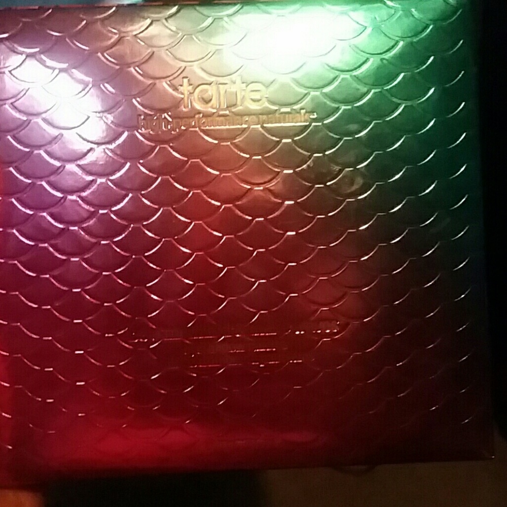 *****NIB***** Tarte mermaid eyeshadow palette